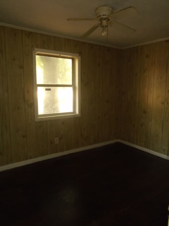 Building Photo - 310 Old Shaw Rd