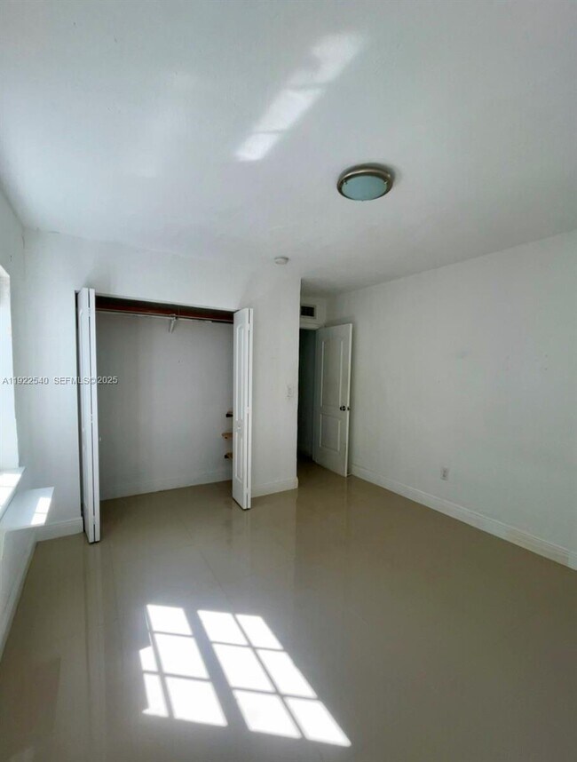 Building Photo - 531 NE 68th St