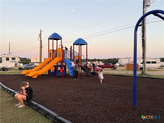 Building Photo - 3196 Renee St