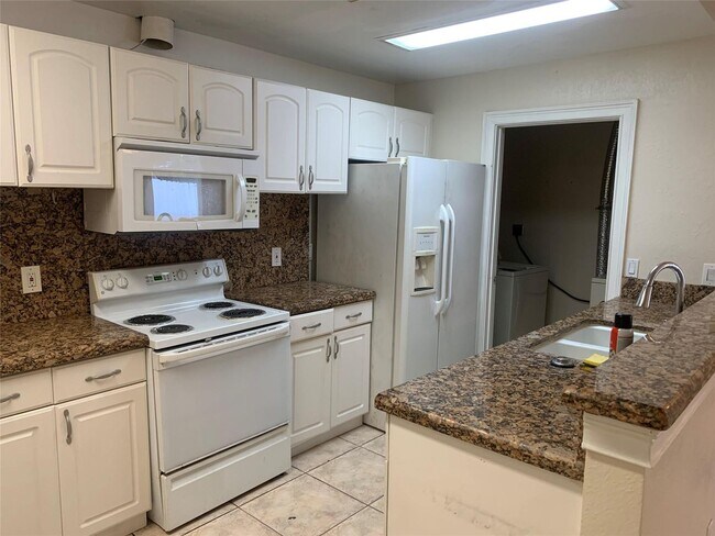 Primary Photo - 907 SW 78th Ave