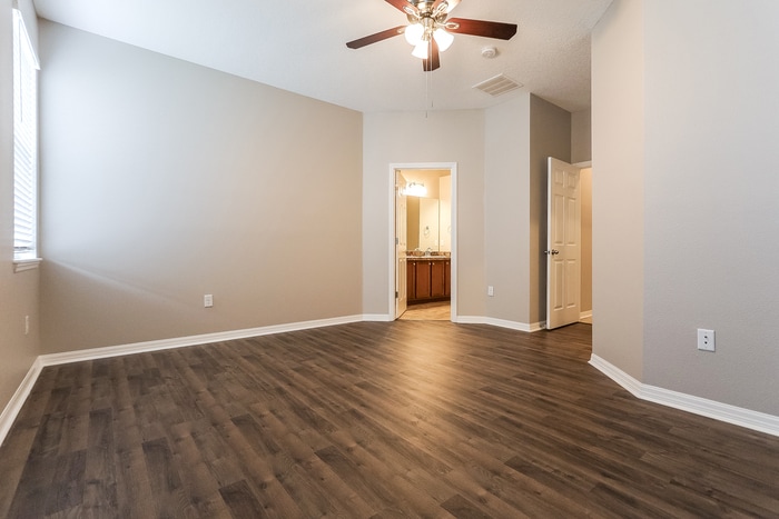 Building Photo - 30664 Satinleaf Run