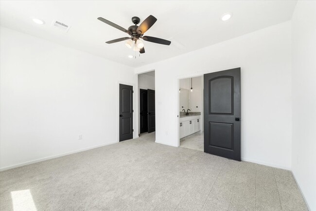 Building Photo - 4309 Larkspur St