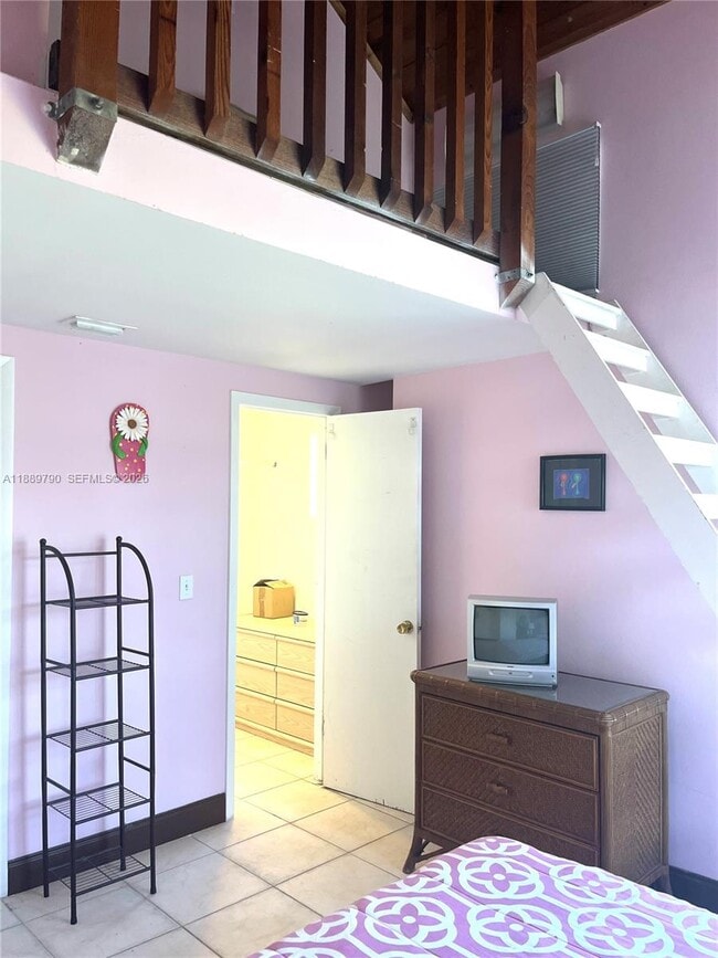 Building Photo - 202 W Canal Dr