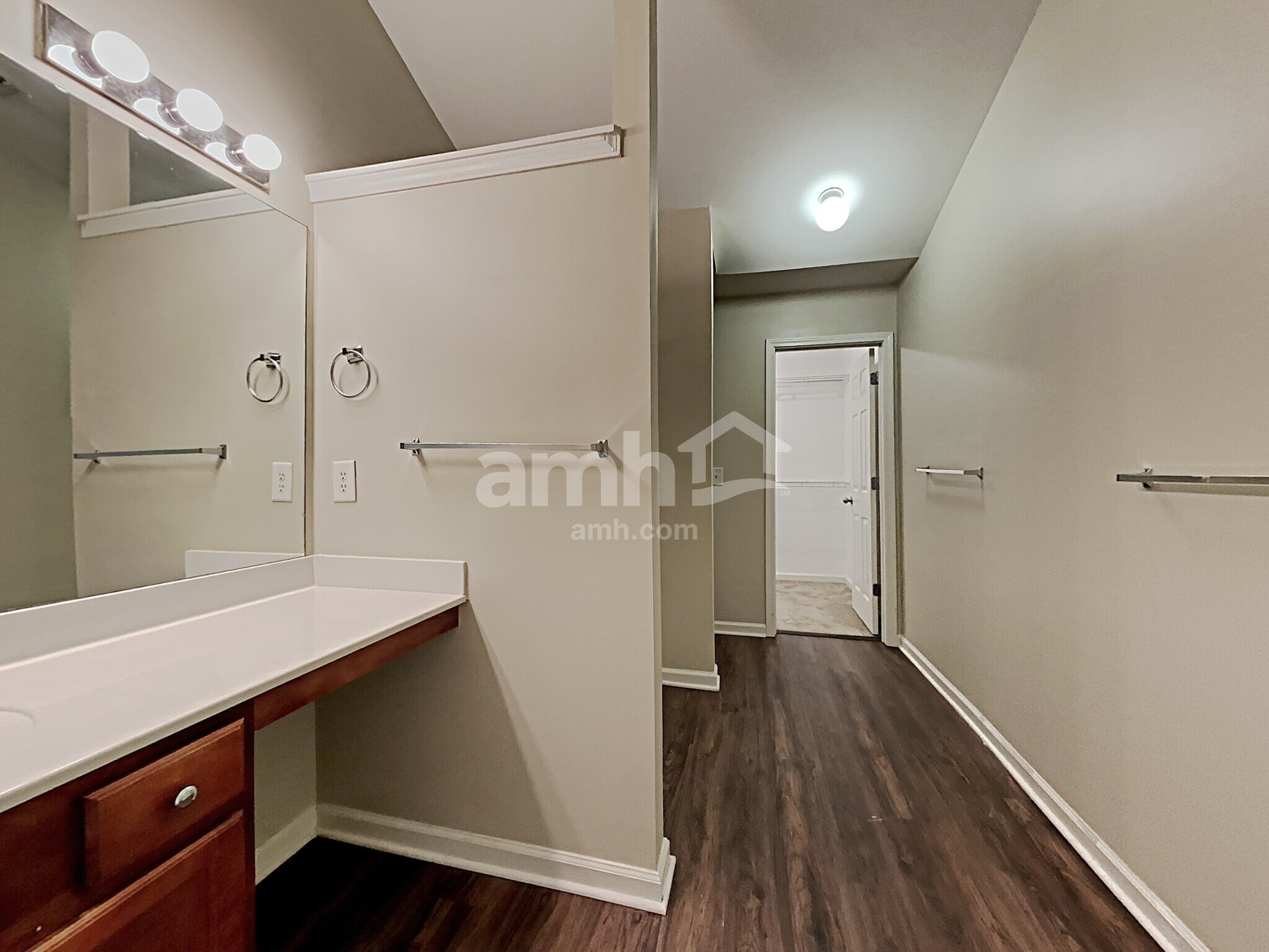 Building Photo - 2617 Woodford Ln