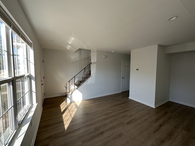 Building Photo - 6655 Musgrave St