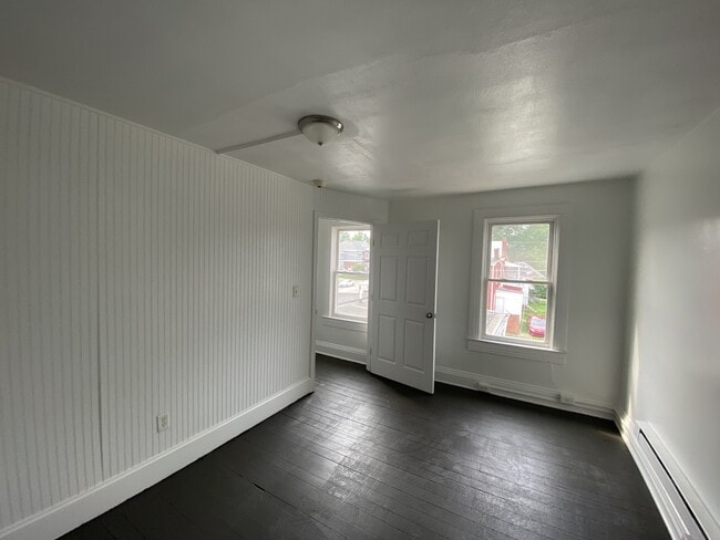 Building Photo - 256 W Jackson St
