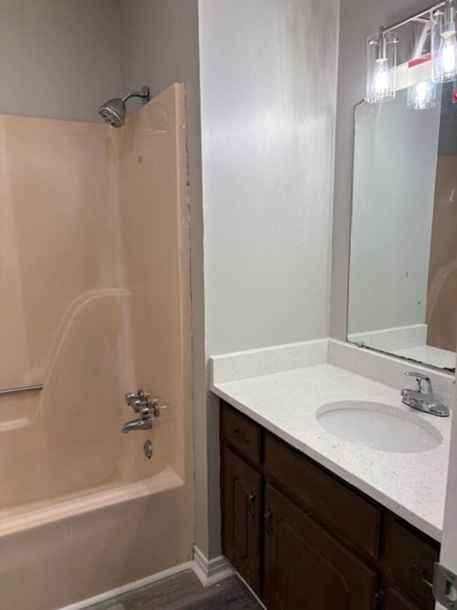 Building Photo - Renovated 3 Bedroom 1.5 Bath Home for Rent!