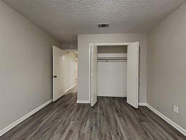 Building Photo - 25311 Mill Pond Ln