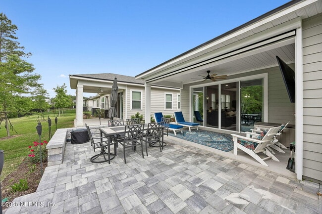 Building Photo - 75573 Blackbird Dr