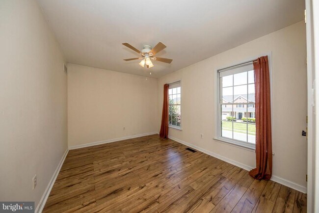 Building Photo - 740 Hickory Limb Cir