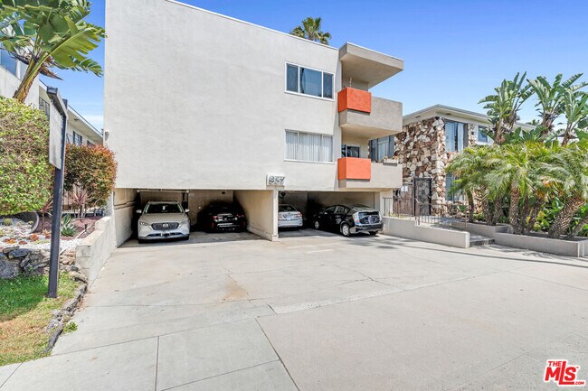 Building Photo - 937 5th St
