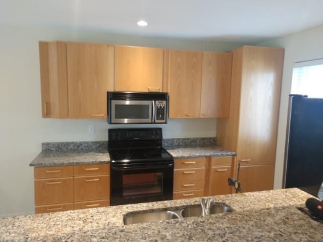 Building Photo - 5482 Country Club Ln
