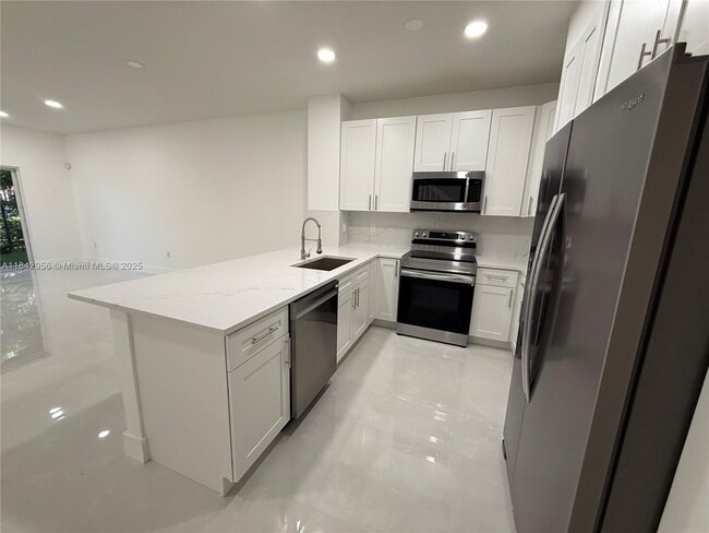 Building Photo - 8132 SW 17th Ct