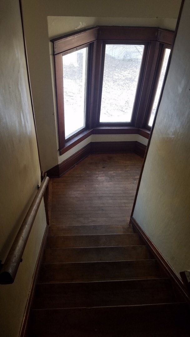 Building Photo - Willmar 2/1 Upper apt available.  Great lo...