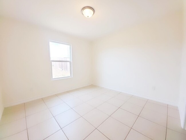 Building Photo - 2206 Durazno Ct