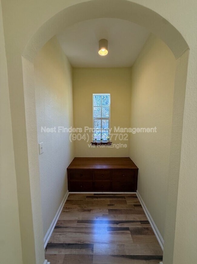 Building Photo - 10075 Gate Pkwy N