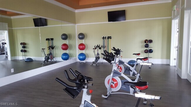 Building Photo - 7270 Saona CT