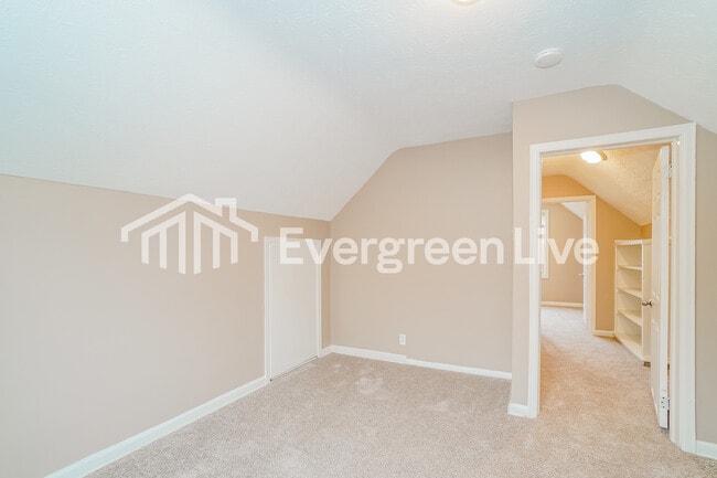 Building Photo - 2181 Middlehurst Dr