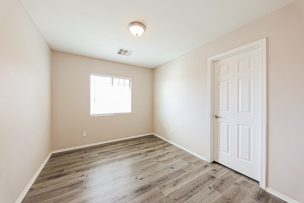 Building Photo - 591 S 167th Dr