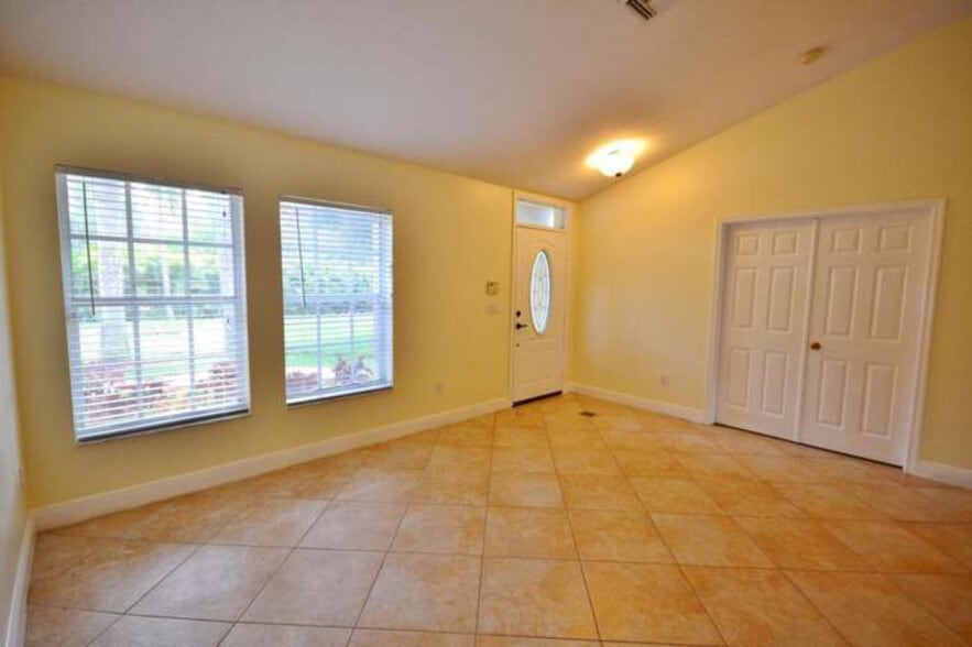 Living room - 17569 89th Pl N