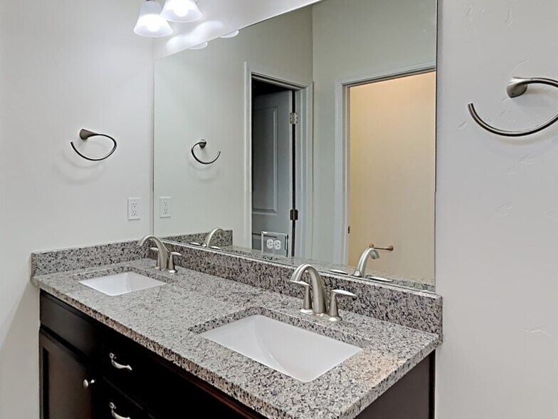 Building Photo - 63 S Lancaster Dr