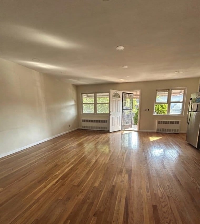 Building Photo - 964 East 100th Street