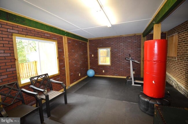 Building Photo - 6901 Stoneybrooke Ln