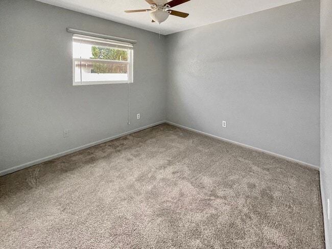 Building Photo - 1517 N Breckon Dr