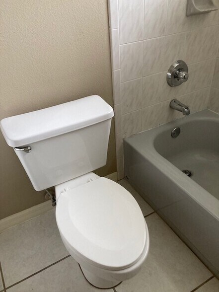 Building Photo - 6 Pony Ln