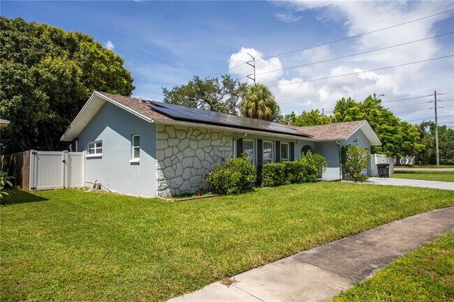 Building Photo - 2198 Oak Grove Dr