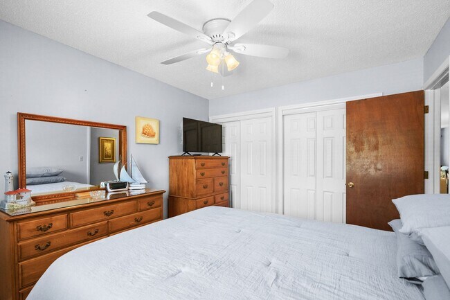 Building Photo - 3700 Golf Colony Ln