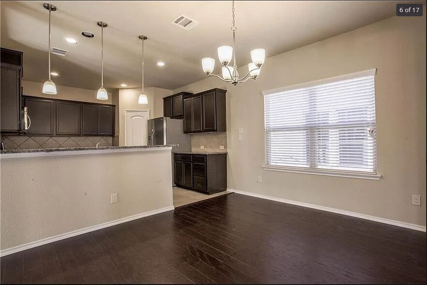 Building Photo - 616 Crowell Dr