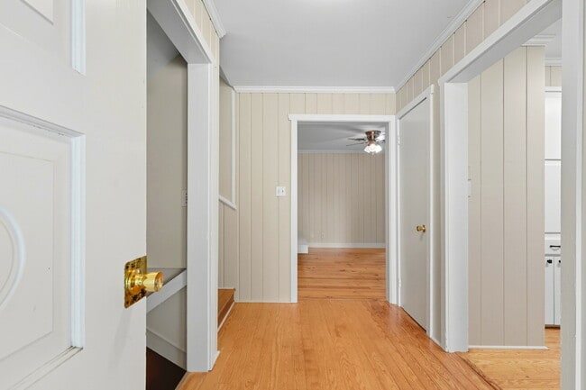 Building Photo - Furnished Room Rental - Pfafftown