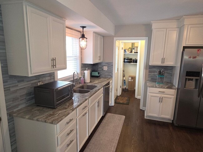 Building Photo - Updated 3 bedroom Kenosha ranch