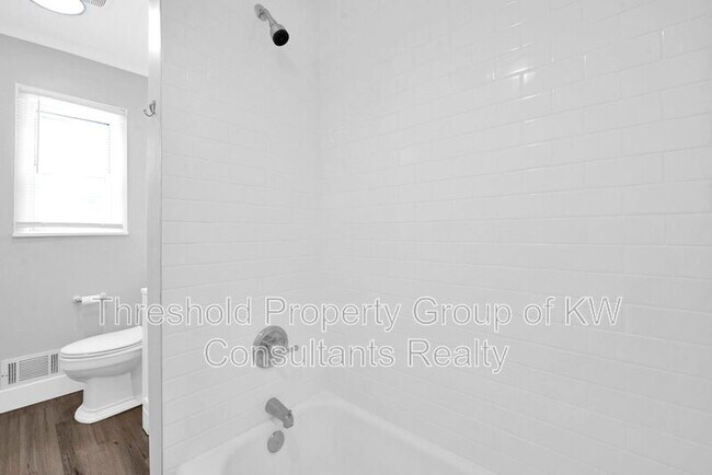 Building Photo - 342 E Morrill Ave