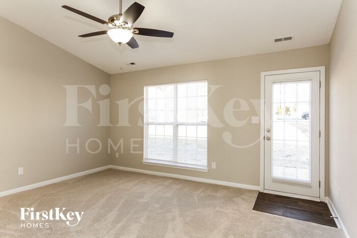 Building Photo - 2524 Fairstone Ave