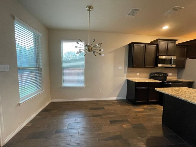 Building Photo - 3240 Valentino Dr