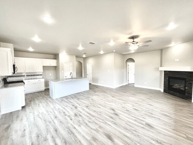 Building Photo - 4bed 2 bath - Frenship ISD