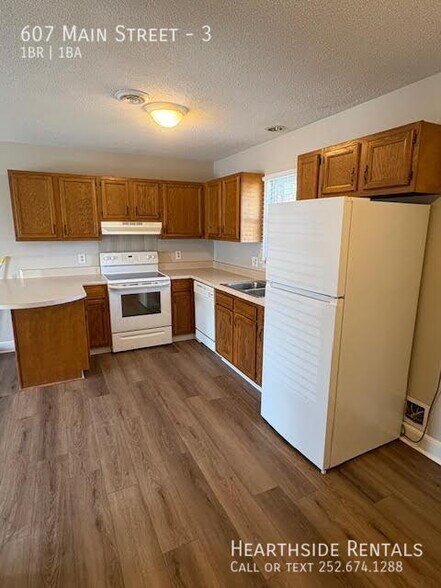 Building Photo - 607 E Main St