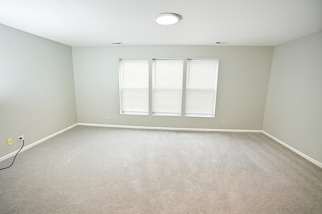 Building Photo - 3174 Bromley Ln