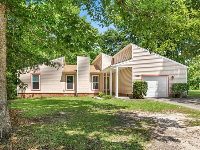 Building Photo - Home in Cul-De-Sac