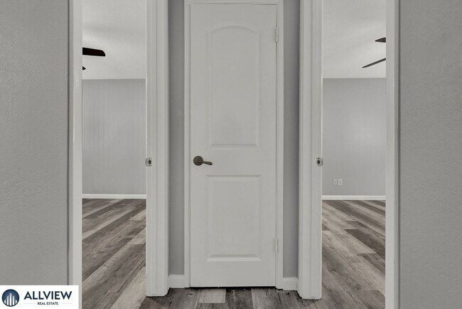 Building Photo - Serra Mesa 3 Bedroom Home with Private Yard & Oversized 2-Car Garage