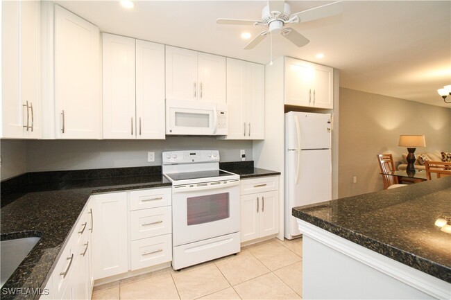 Building Photo - 600 Valley Stream Dr
