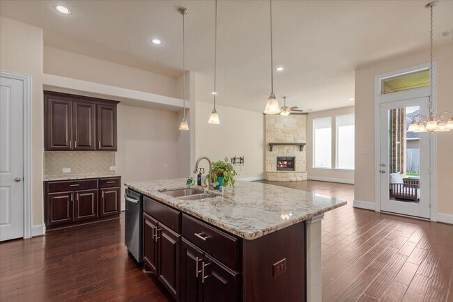 Building Photo - 11231 Dunstan Hill Dr