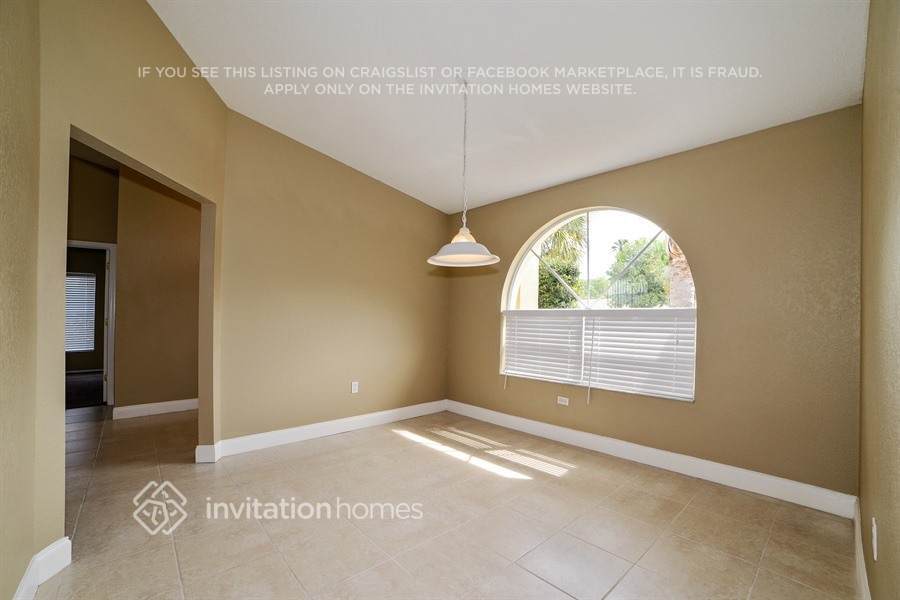 Building Photo - 10123 Briar Cir