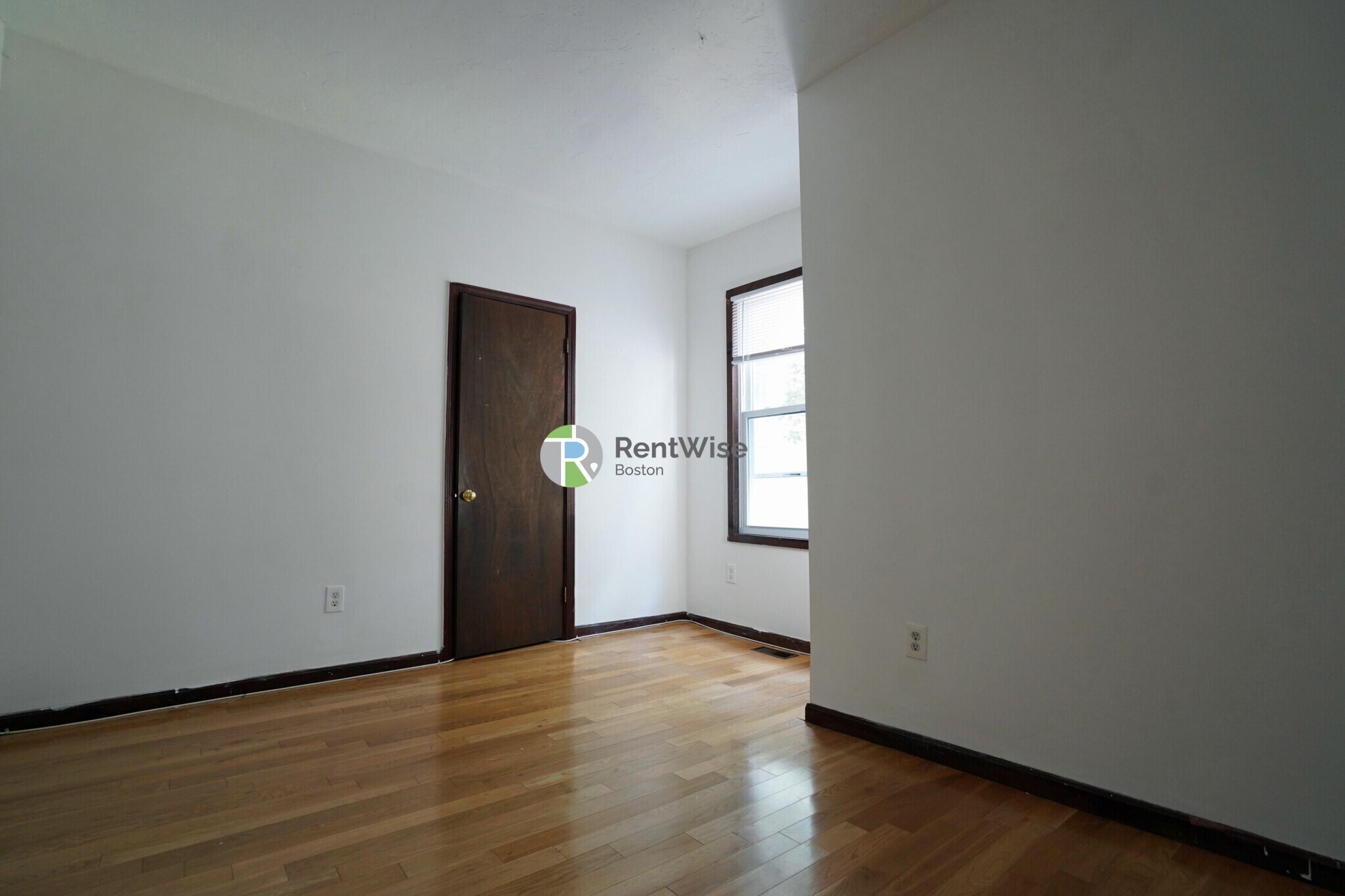 Building Photo - 89 Sheridan St