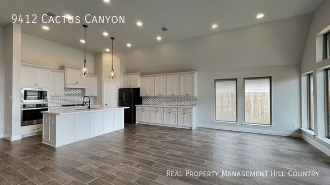 Building Photo - 9412 Cactus Canyon