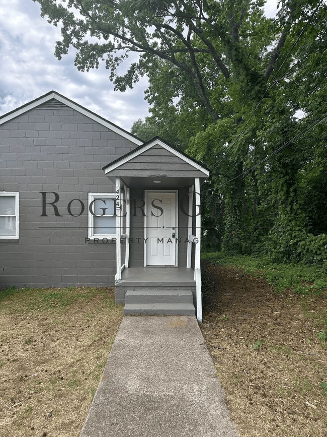 Building Photo - #450 - 424-426 Merriman St Duplex