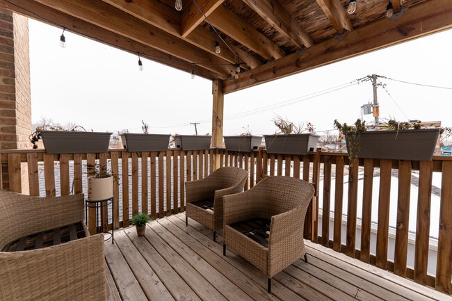 Building Photo - 1826 N 40th Ave