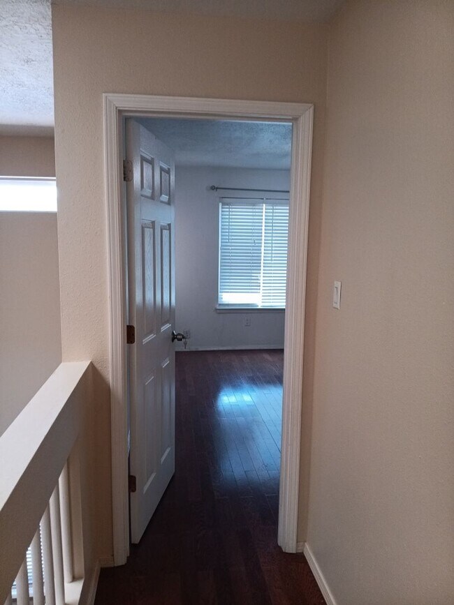 Building Photo - 3 Bedroom, 2.5 Bathroom Home! Schedule a Showing Soon!